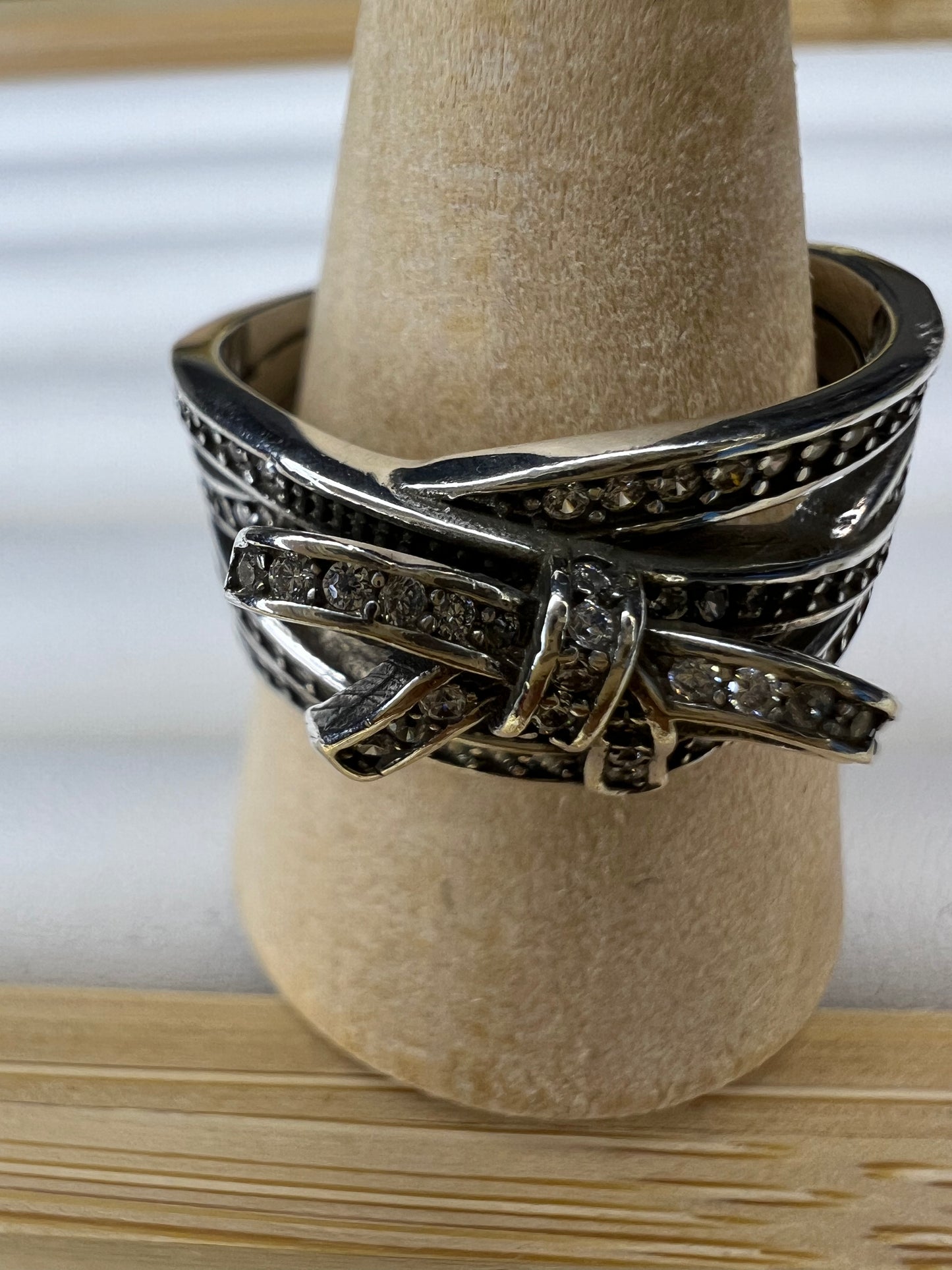 925 Sterling Sparkling Ribbon and Bow Ring