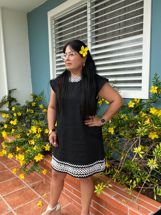 Black Mini Dress (corre grande)